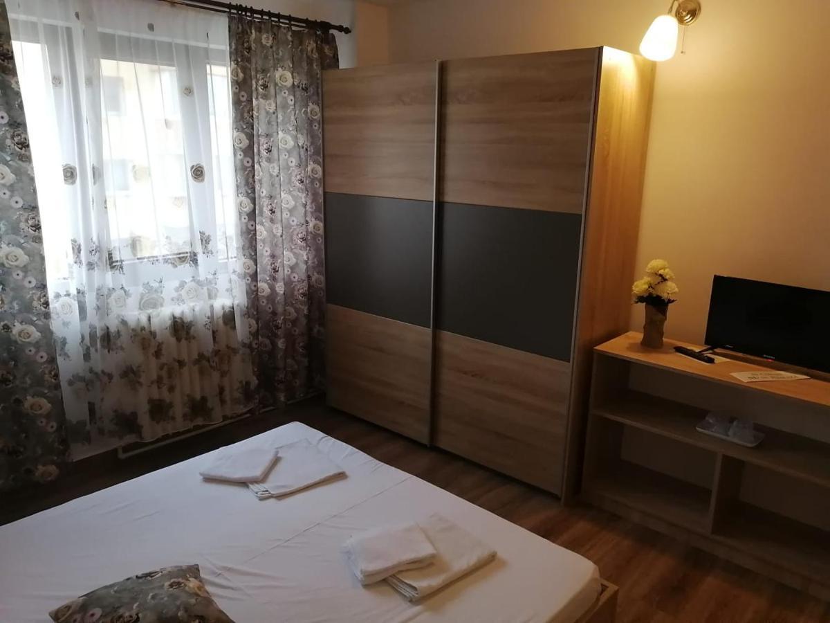 Hotel Dacor Orăştie Екстериор снимка