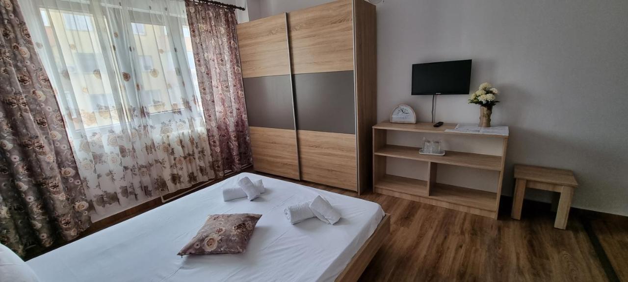 Hotel Dacor Orăştie Екстериор снимка
