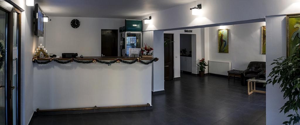 Hotel Dacor Orăştie Екстериор снимка