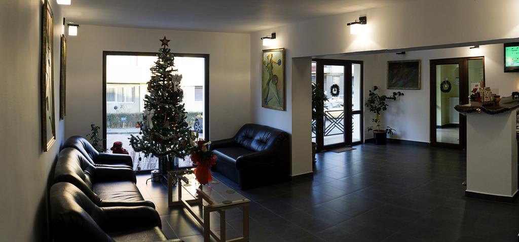Hotel Dacor Orăştie Екстериор снимка