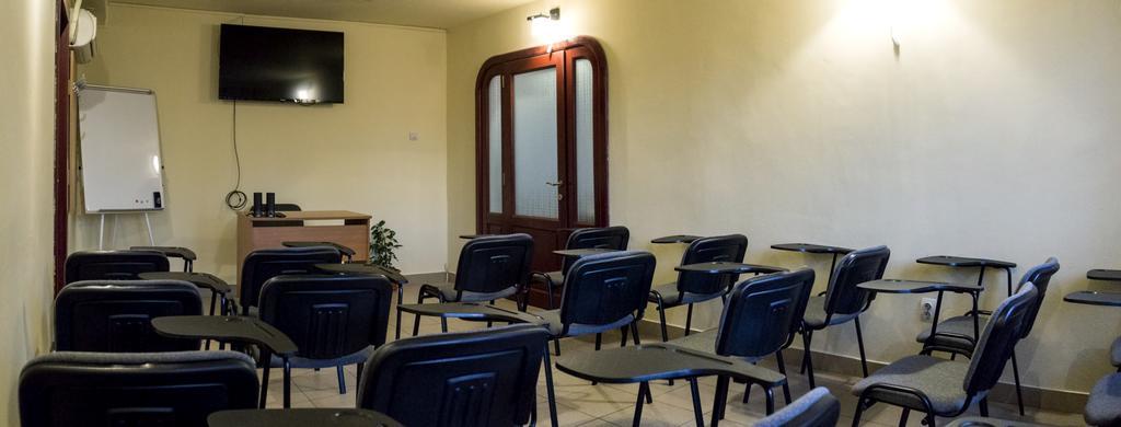 Hotel Dacor Orăştie Екстериор снимка