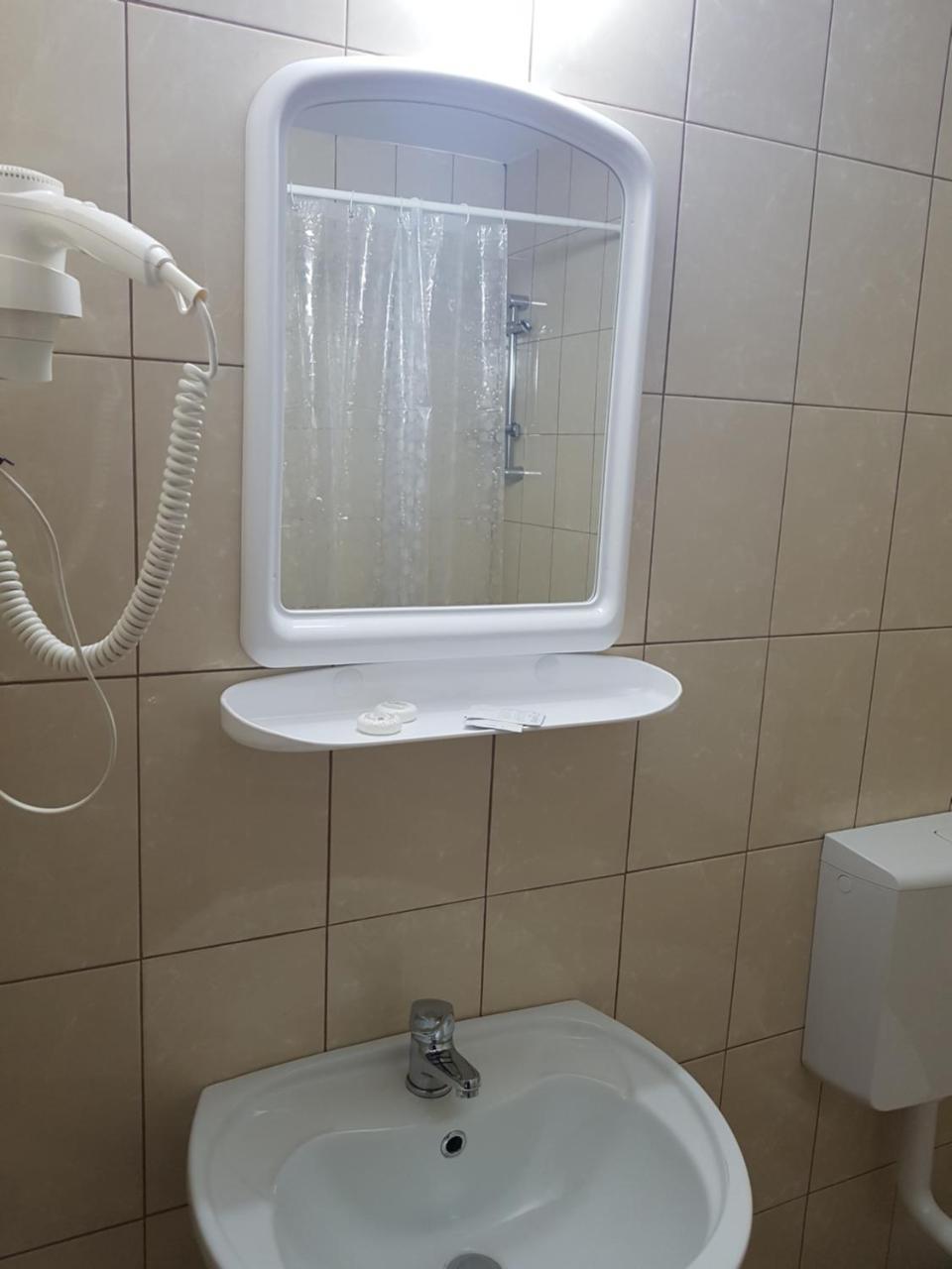 Hotel Dacor Orăştie Екстериор снимка