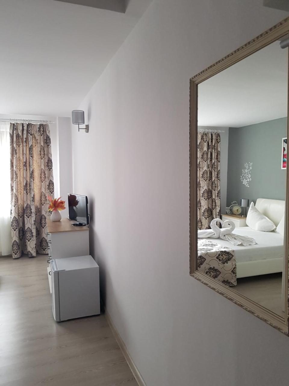 Hotel Dacor Orăştie Екстериор снимка