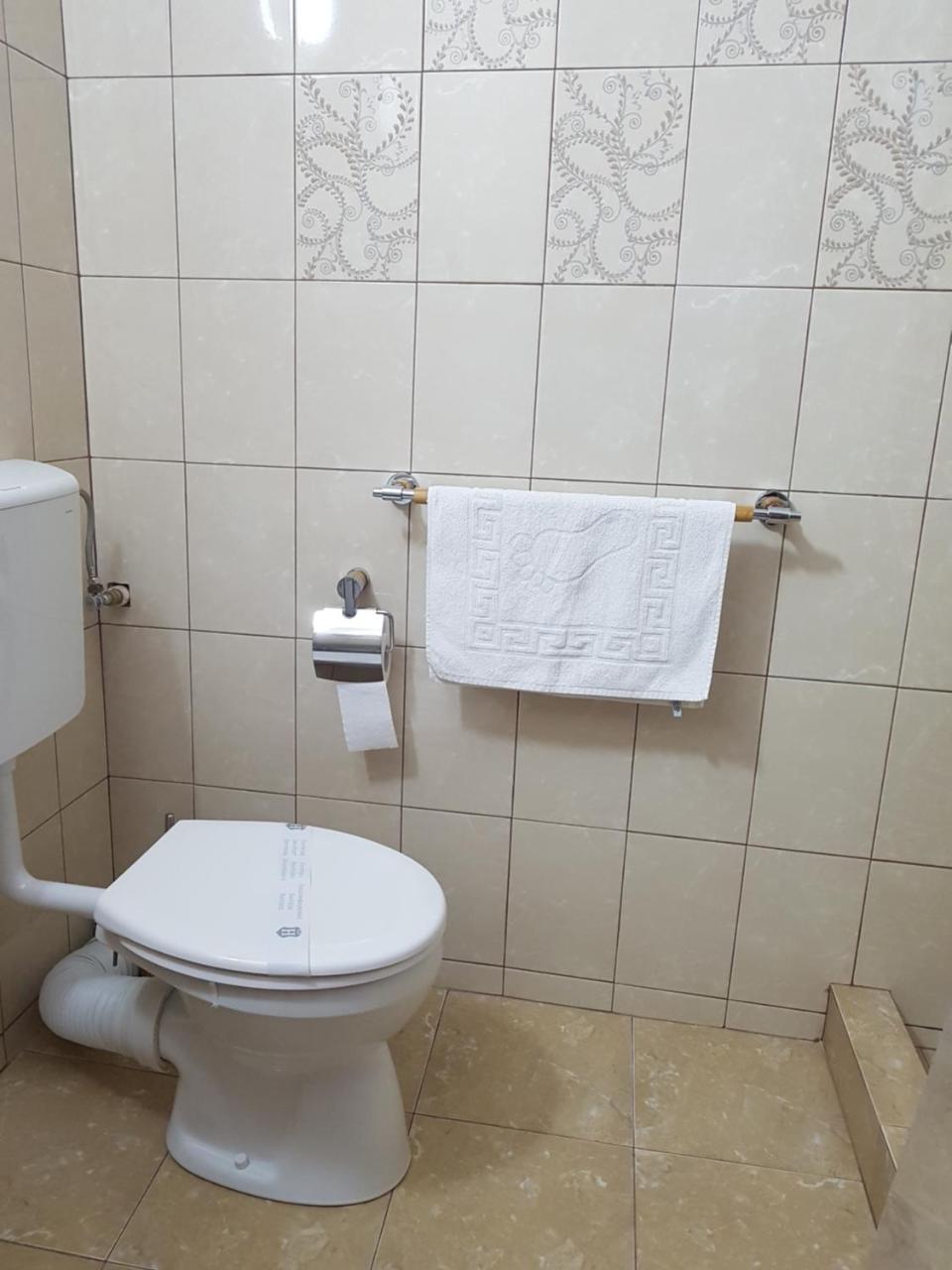 Hotel Dacor Orăştie Екстериор снимка